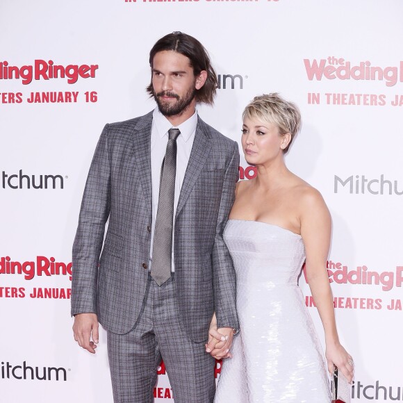Ryan Sweeting et Kaley Cuoco lors de l'avant-première de The Wedding Ringer au TCL Chinese Theatre de Hollywood le 6 janvier 2015