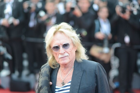 Christophe sur le tapis rouge de 'La Tête Haute', au Palais des Festivals, à Cannes, le 13 mai 2015