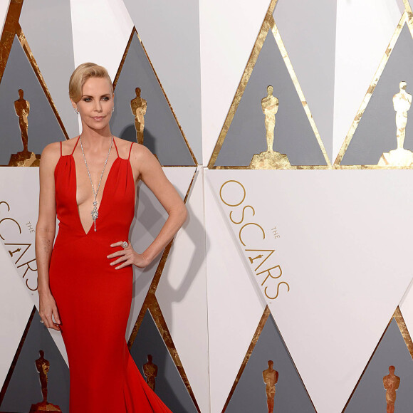 Charlize Theron (Habillée en Dior) - 88e cérémonie des Oscars à Hollywood, le 28 février 2016.