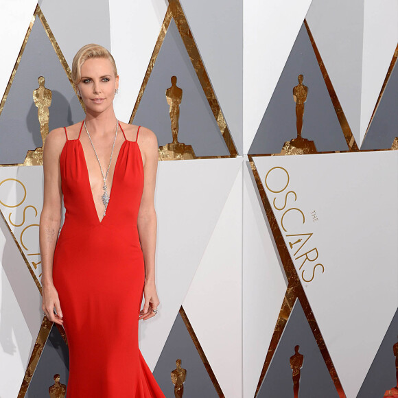 Charlize Theron (Habillée en Dior) - 88e cérémonie des Oscars à Hollywood, le 28 février 2016.