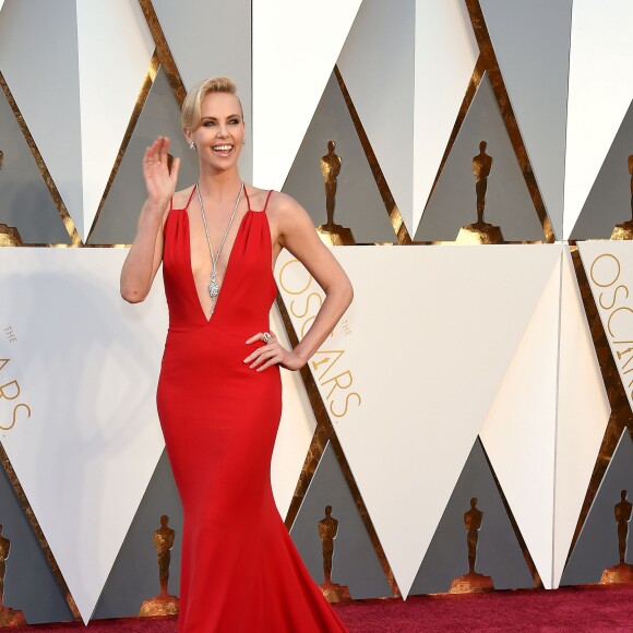 Charlize Theron - Photocall de la 88ème cérémonie des Oscars au Dolby Theatre à Hollywood le 28 février 2016