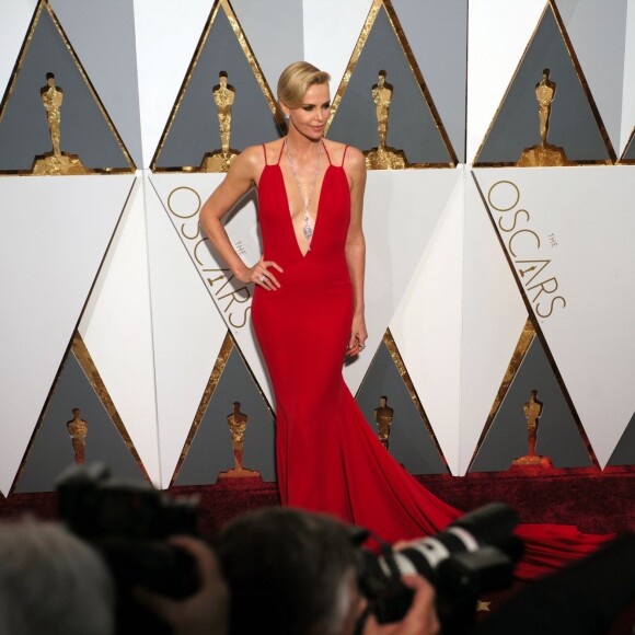 Charlize Theron - Photocall de la 88ème cérémonie des Oscars au Dolby Theatre à Hollywood le 28 février 2016