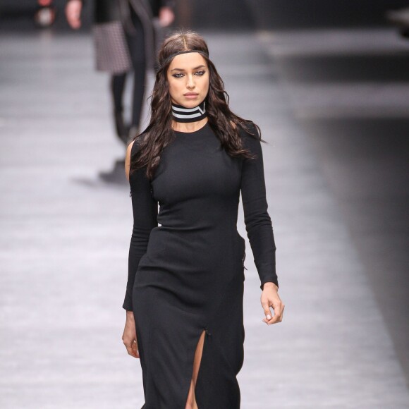 Défilé Versace (collection prêt-à-porter automne-hiver 2016-2017) à Milan. Le 26 février 2016.