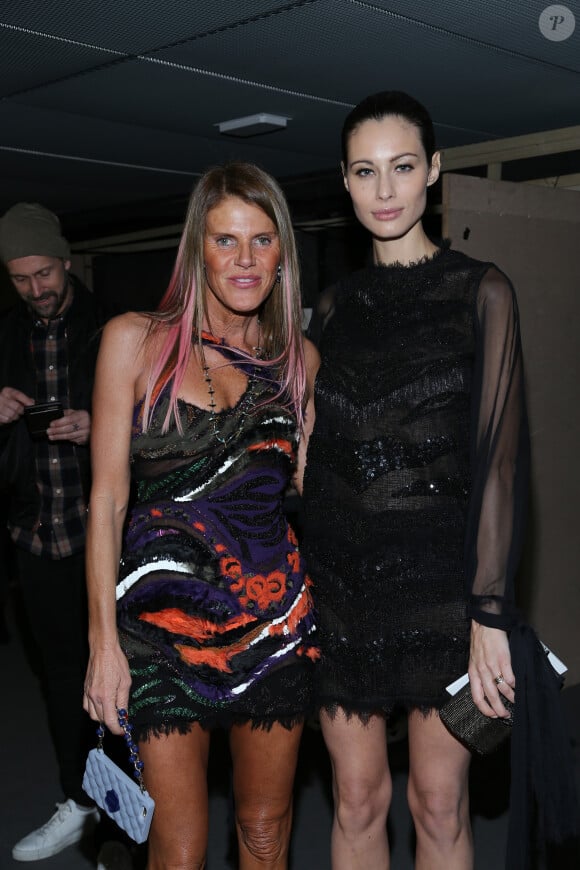 Anna Dello Russo et Marica Pellegrinelli Ramazzotti - Défilé Versace (collection prêt-à-porter automne-hiver 2016-2017) à Milan. Le 26 février 2016.
