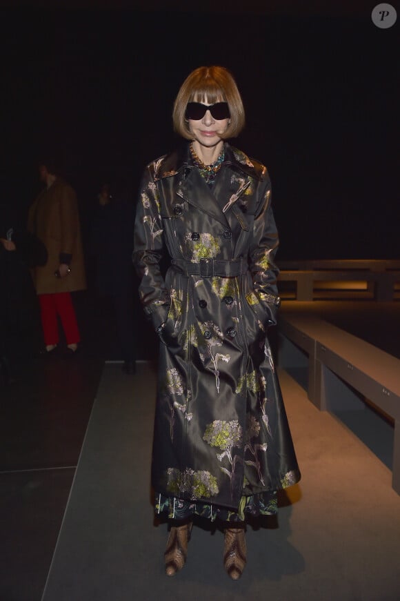 Anna Wintour - Défilé Versace (collection prêt-à-porter automne-hiver 2016-2017) à Milan. Le 26 février 2016.