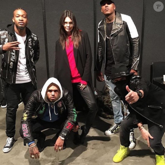 Kendall Jenner et Chris Brown dans les coulisses du défilé Philipp Plein à Milan. Le 27 février 2016.