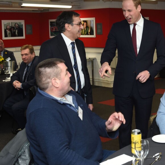 Le prince William, duc de Cambridge, lors d'une réception organisée par le Charitable Trust Welsh Rugby au Principality Stadium de Cardiff avant le match Pays de Galles-France lors du Tournoi des VI Nations, le 26 février 2016.