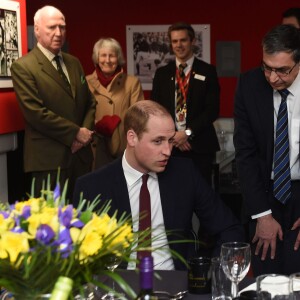 Le prince William, duc de Cambridge, lors d'une réception organisée par le Charitable Trust Welsh Rugby au Principality Stadium de Cardiff avant le match Pays de Galles-France lors du Tournoi des VI Nations, le 26 février 2016.