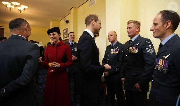 Le prince William et la duchesse Catherine à la base RAF Valley à Anglesey pour la cérémonie de démantèlement de l'unité Search and Rescue, le 18 février 2016