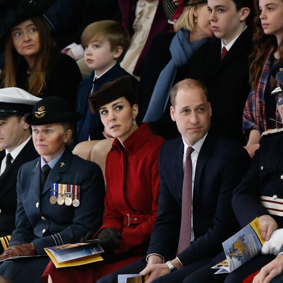 Le prince William et la duchesse Catherine à la base RAF Valley à Anglesey pour la cérémonie de démantèlement de l'unité Search and Rescue, le 18 février 2016