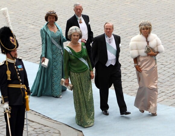 Le prince Johann Georg von Hohenzollern et la princesse Birgitta de Suède avec la princesse Margaretha, suivis de la princesse Désirée et son mari le prince Niclas, en juin 2010 au mariage de la princesse Victoria de Suède avec Daniel Westling. Johann Georg, surnommé Hansi, est décédé à 83 ans le 2 mars 2016 à Munich.