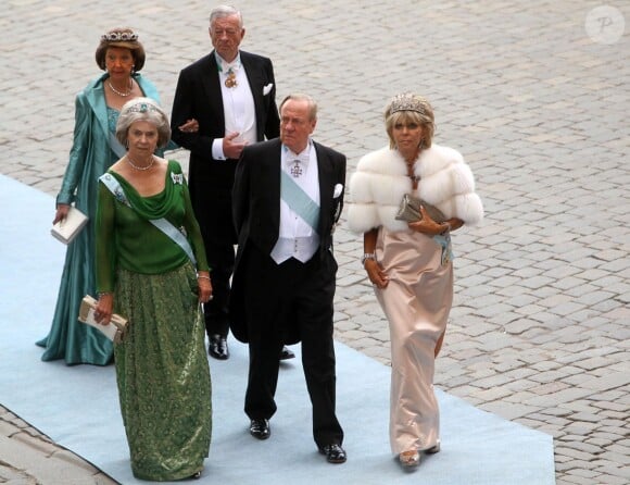Le prince Johann Georg von Hohenzollern et la princesse Birgitta de Suède avec la princesse Margaretha, suivis de la princesse Désirée et son mari le prince Niclas, en juin 2010 au mariage de la princesse Victoria de Suède avec Daniel Westling. Johann Georg, surnommé Hansi, est décédé à 83 ans le 2 mars 2016 à Munich.