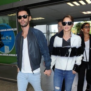 Cheryl Fernandez-Versini (Cheryl Cole) et son mari Jean-Bernard Fernandez-Versini vont prendre un avion à l'aéroport de Nice, le 16 mai 2015.