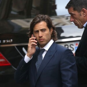 Exclusif - Gwyneth Paltrow et son compagnon Brad Falchuk quittent l'hôtel "La Reserve" à Paris pendant la fashion week le 26 janvier 2016.