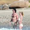 Exclusif - Gwyneth Paltrow et son compagnon Brad Falchuk profitent de leurs vacances sur une plage au Mexique, le 14 janvier 2016.