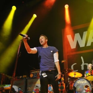 Chris Martin - Coldplay en concert à Londres le 24 février 2016.