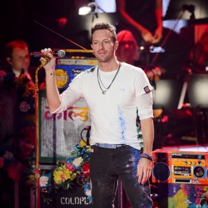 Chris Martin et son groupe Coldplay sur le plateau de la finale de l'émission "The Voice Allemagne" à Berlin. Le 17 décembre 2015