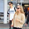 Amanda Seyfried et son petit ami Justin Long arrivent à l' aéroport de Narita au Japon Le 31 Mai 2014