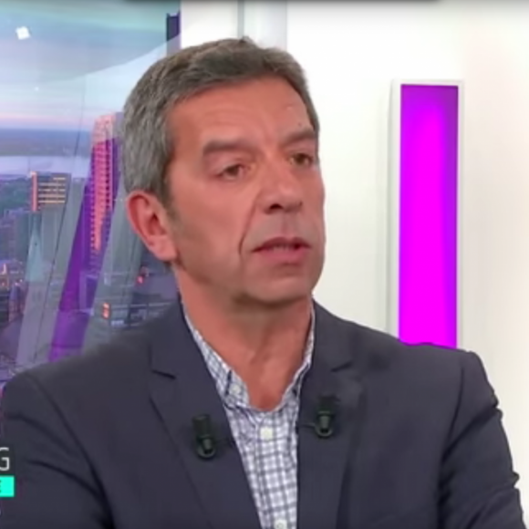 Michel Cymes, invité de Médias le mag, le dimanche 6 mars 2016 sur France 5.