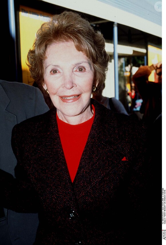 Nancy Reagan en 2000. L'ancienne first lady, qui était veuve de Ronald Reagan depuis 2004, est morte le 6 mars 2016 à 94 ans.