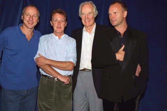 Mark Knopfler, George Martin, Paul McCartney et Sting à Londres en septembre 1997.