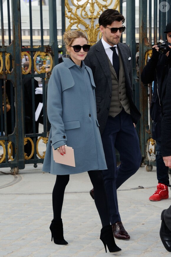 Olivia Palermo et Johannes Huebl arrivent au jardin des Tuileries pour assister au défilé Valentino. Paris, le 8 mars 2016.