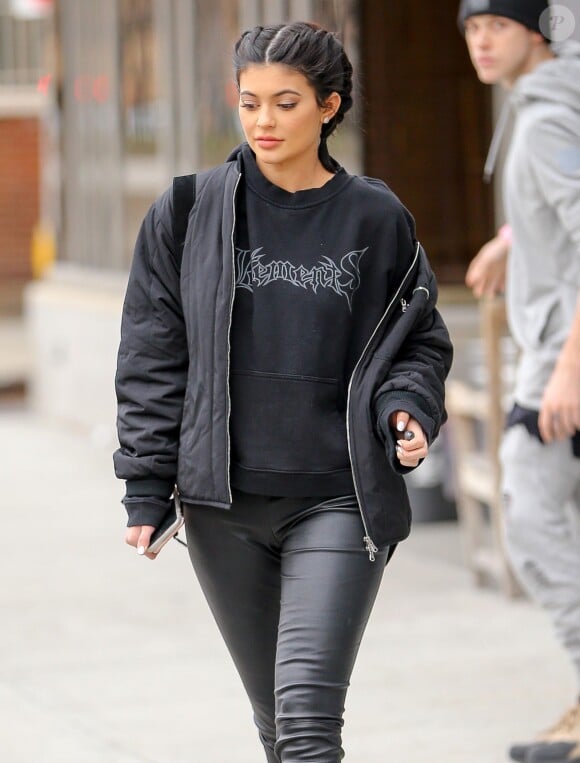 Kylie Jenner quitte son hôtel de New York le 18 février 2016.