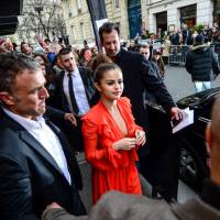 Selena Gomez : Exquise à Paris, la popstar déplace les foules
