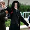 Michael Jackson arrive au tribunal de Santa Maria, le 1er mars 200
