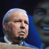 Frank Sinatra Jr. fait un discours lors de la cérémonie de commémoration en l'hommage de son père Frank Sinatra au Gotham Hall de New York, le 13 mai 2008