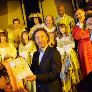 Exclusif - Stéphane Bern (conseiller artistique et historique) et un comédien - Répétitions du spectacle "Le dernier bal de la reine de France" qui permet un voyage extraordinaire dans le temps au coeur d'une expérience inédite au Château de Denonville, le 28 août 2015.