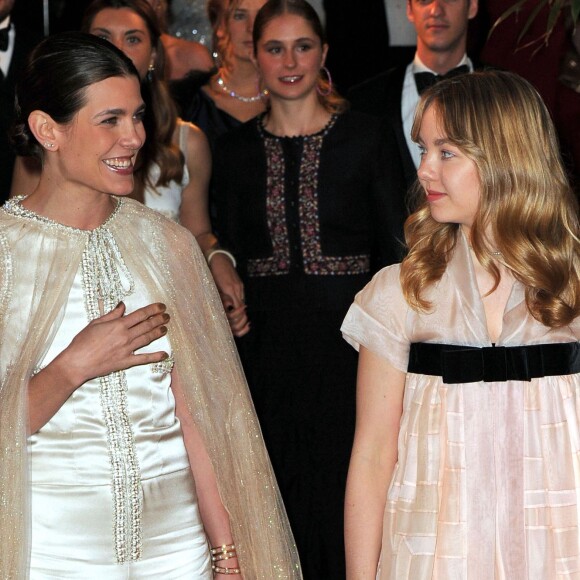 Charlotte Casiraghi et sa soeur la princesse Alexandra de Hanovre au 62e Bal de la Rose, sur le thème de Cuba opéré par Karl Lagerfeld, dans la Salle des Etoiles du Sporting de Monte-Carlo, le 19 mars 2016, au profit de la Fondation Princesse Grace présidée par la princesse Caroline de Hanovre. © Bruno Bebert / Bestimage