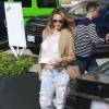John Legend et sa femme Chrissy Teigen (enceinte ) font du shopping à Los Angeles Le 19 Mars 2016