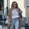 John Legend et sa femme Chrissy Teigen (enceinte ) font du shopping à Los Angeles Le 19 Mars 2016