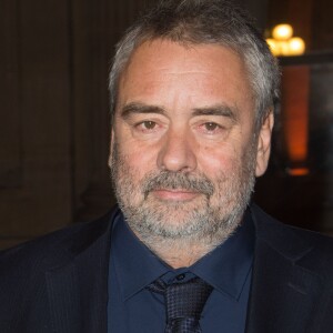 Luc Besson - Remise de la Médaille d'Or de l'Académie des Arts et Techniques du Cinéma à Luc Besson par Alain Terzian, à la Monnaie de Paris, le 19 janvier 2015.