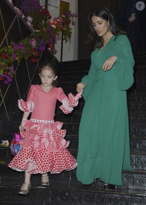 Salma Hayek et sa fille Valentina - Soirée de Gala "Les P'tits Cracks" au Pavillon Champs-Elysées à Paris, le 25 avril 2013.