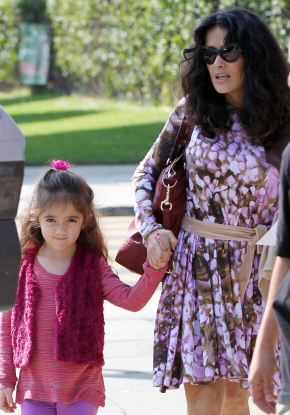 Salma Hayek avec sa fille Valentina Paloma Pinault à Santa Monica, le 4 mars 2013