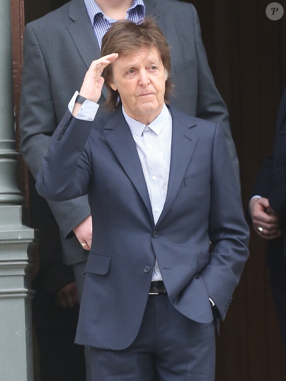 Paul McCartney - Sorties du défilé de mode prêt-à-porter "Stella McCartney", collection automne-hiver 2016/2017, à Paris. Le 7 mars 2016 © Cyril Moreau / Bestimage