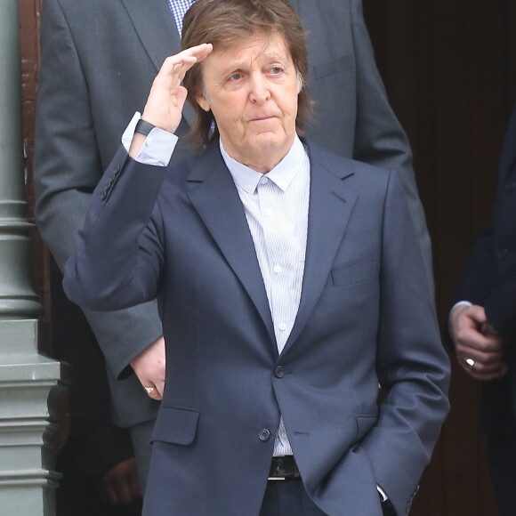 Paul McCartney - Sorties du défilé de mode prêt-à-porter "Stella McCartney", collection automne-hiver 2016/2017, à Paris. Le 7 mars 2016 © Cyril Moreau / Bestimage