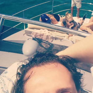 Maria Sharapova a passé le week-end de Pâques 2016 à Los Cabos en compagnie de son amie l'animatrice Chelsea Handler et du coiffeur Adir Abergel, qui a partagé cette photo sur son compte Instagram.