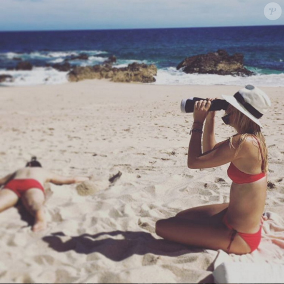 Maria Sharapova a passé le week-end de Pâques 2016 à Los Cabos en compagnie de son amie l'animatrice Chelsea Handler et du coiffeur Adil Abergel. Photo Instagram Maria Sharapova, 28 mars 2016.
