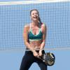 Maria Sharapova en pleine séance d'entraînement sur une plage à Santa Monica le 9 mars 2016