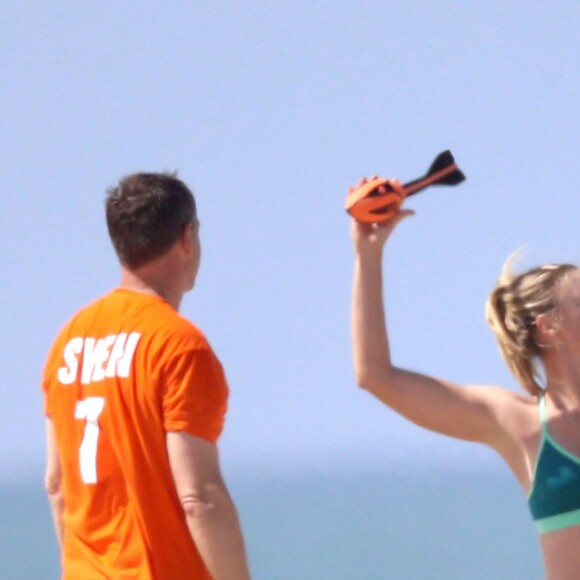 Maria Sharapova en pleine séance d'entraînement sur une plage à Santa Monica le 9 mars 2016