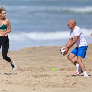Maria Sharapova en pleine séance d'entraînement sur une plage à Santa Monica le 9 mars 2016