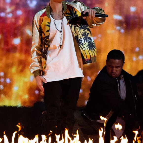 Justin Bieber (Meilleur artiste masculin international) lors de Cérémonie des BRIT Awards 2016 à l'O2 Arena à Londres, le 24 février 2016.