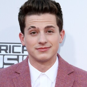 Charlie Puth à La 43ème cérémonie annuelle des "American Music Awards" à Los Angeles, le 22 novembre 2015.