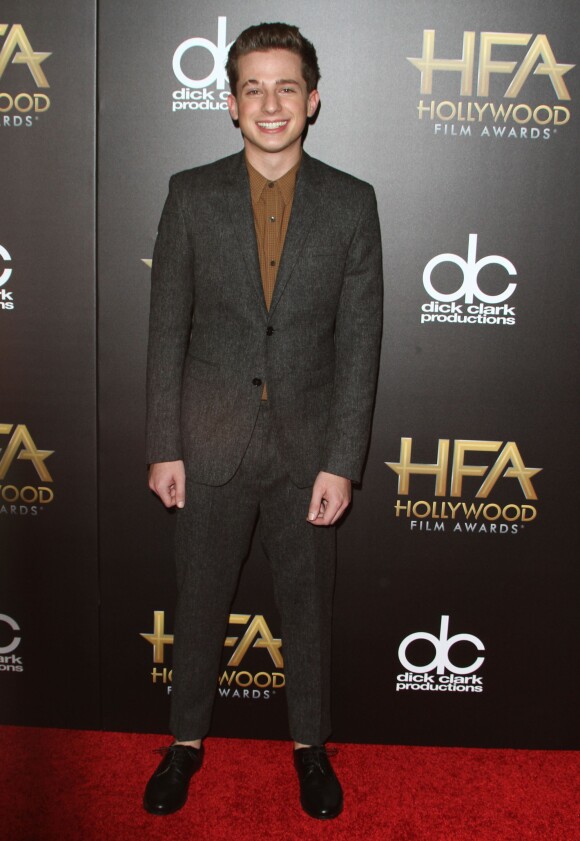 Charlie Puth à la 19ème cérémonie annuelle des Hollywood Film Awards au Beverly Hilton Hotel à Beverly Hills, le 1er novembre 2015.