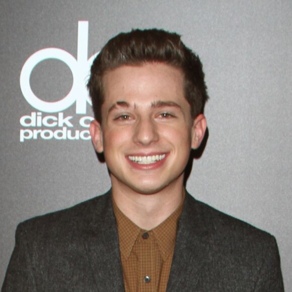 Charlie Puth à la 19ème cérémonie annuelle des Hollywood Film Awards au Beverly Hilton Hotel à Beverly Hills, le 1er novembre 2015.