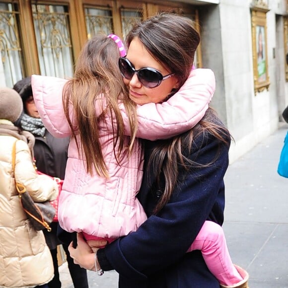 Katie Holmes et sa fille Suri dans les rues de New York, le 2 janvier 2013.