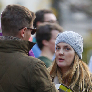 Drew Barrymore et son mari Will Kopelman passent un moment de détente au zoo de Central Park avec leurs enfants Olive et Frankie le 23 novembre 2015.